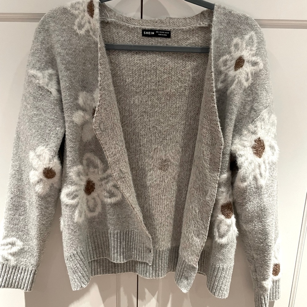 Super cute fuzzy floral cardigan